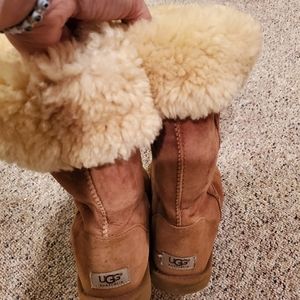 Brown Ugg boots.